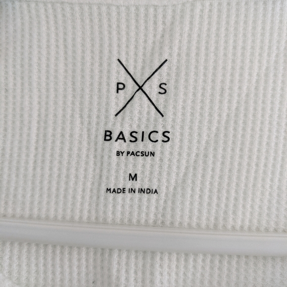 2 for $25 Pacsun Cropped Tshirts - Picture 2 of 4